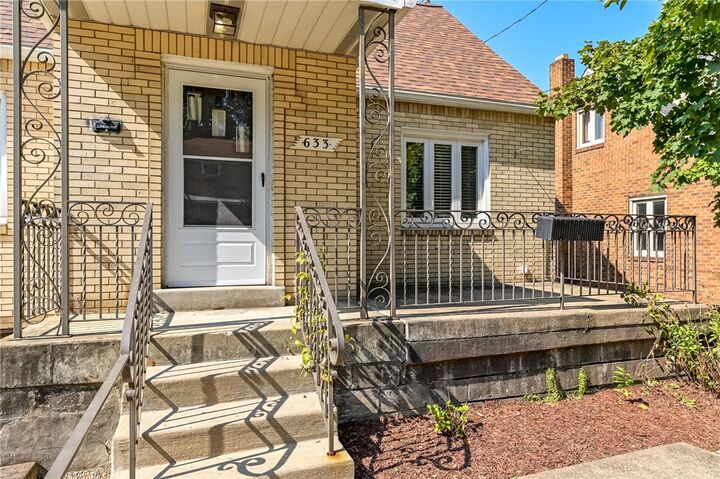 Property Photo:  633 Roosevelt Ave  PA 15202 