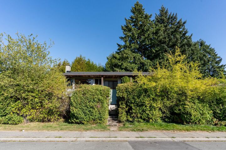 7946 116A Street — photo 1