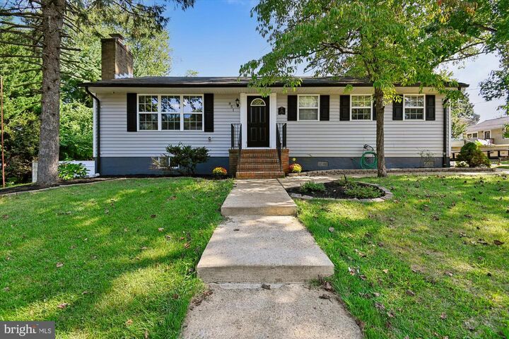 851 Annapolis Avenue  Edgewater MD 21037 photo