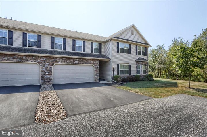 Property Photo: 46 Kerry Court PA 17050