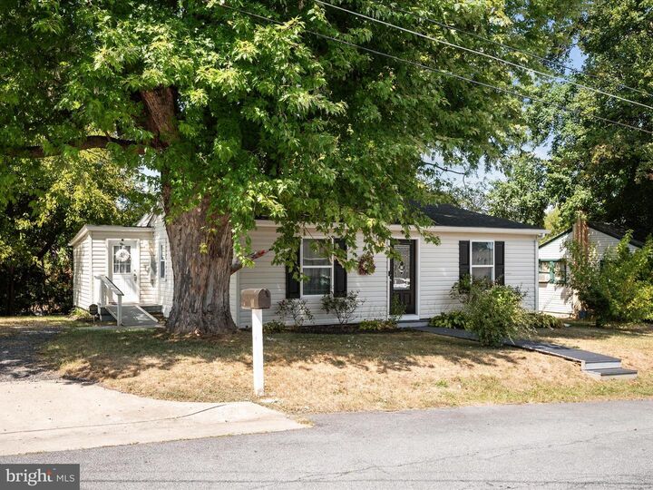 Property Photo: 2225 Harrison Street VA 22601