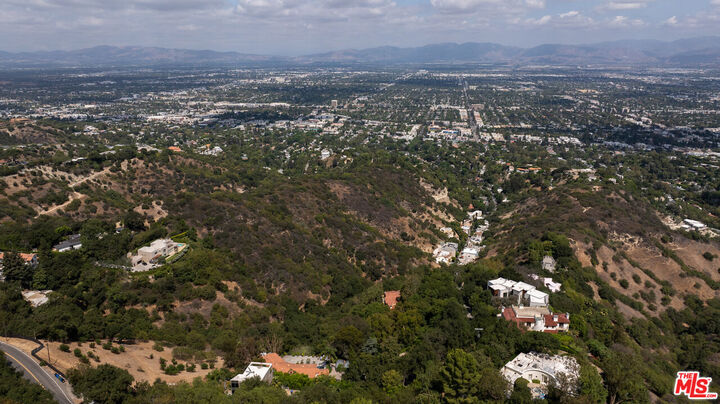 Property Photo:  13345 Mulholland Dr  CA 90210 