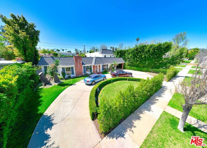 Property Photo:  525 N Rexford Dr  CA 90210 