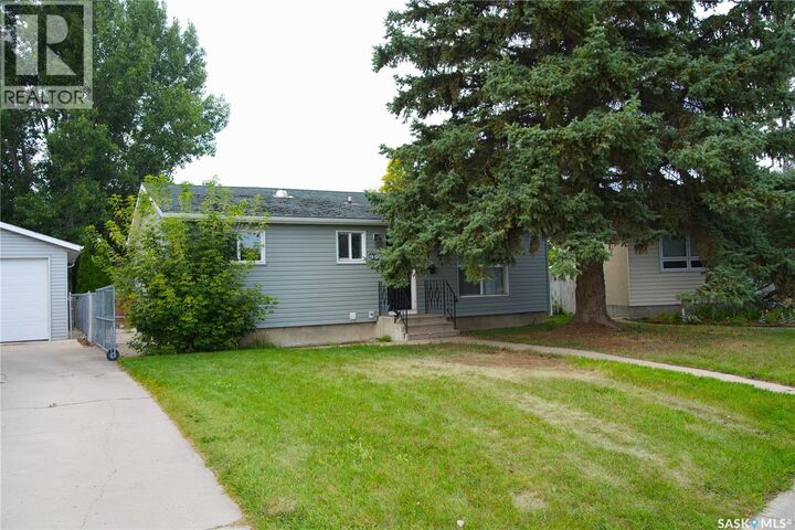 90 Dominion Crescent  Saskatoon SK S7L 4N7 photo
