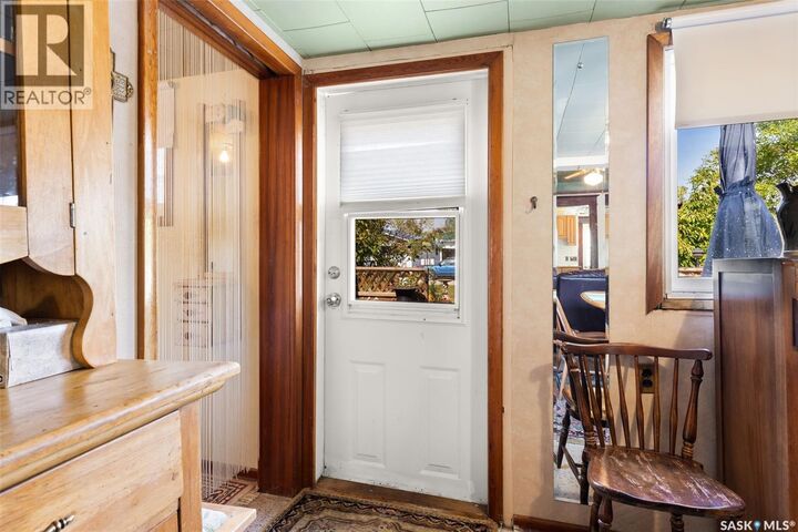 Property Photo:  105 6th Street  SK S0G 4R0 