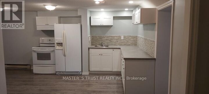 Property Photo: 286 Georgian Drive Unit 2 ON L4M 7B7