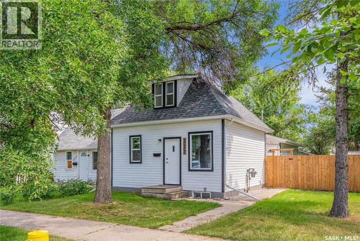 322 S Avenue S  Saskatoon SK S7M 3A2 photo
