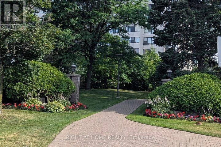 Property Photo: 1360 Rathburn Road East 1603 ON L4W 4H4