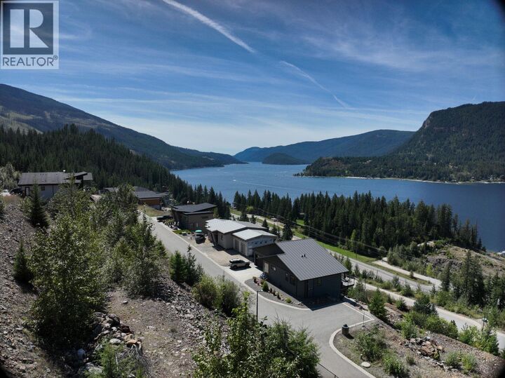 246 Bayview Drive — photo 1