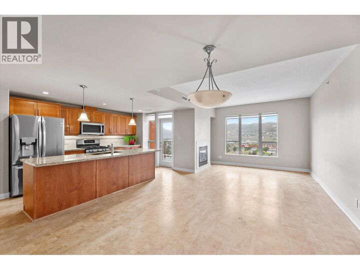 Property Photo:  1160 Bernard Avenue 1207  BC V1Y 6R2 