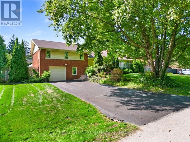 Property Photo:  808 Falcon Boulevard  ON L7T 3B3 