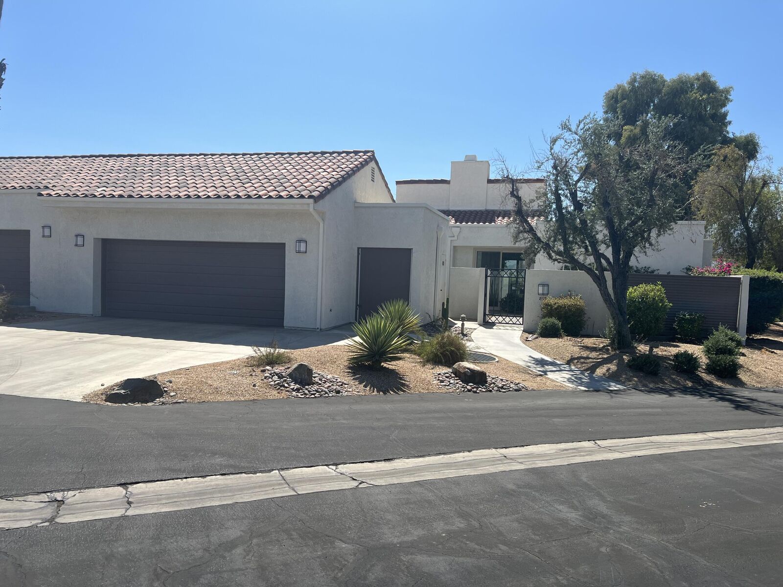 Property Photo: 809 Inverness Drive CA 92270