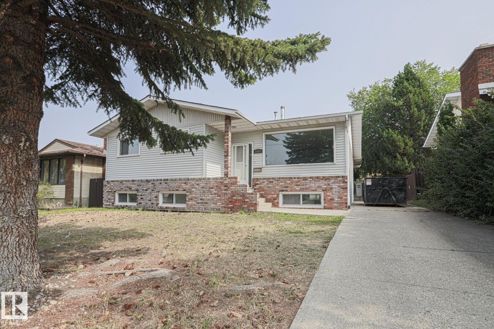 Property Photo:  1831 51 Street NW  AB T6L 1X4 
