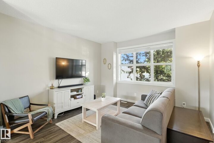 Property Photo:  6088 Rosenthal Way NW  AB T5T 7C9 
