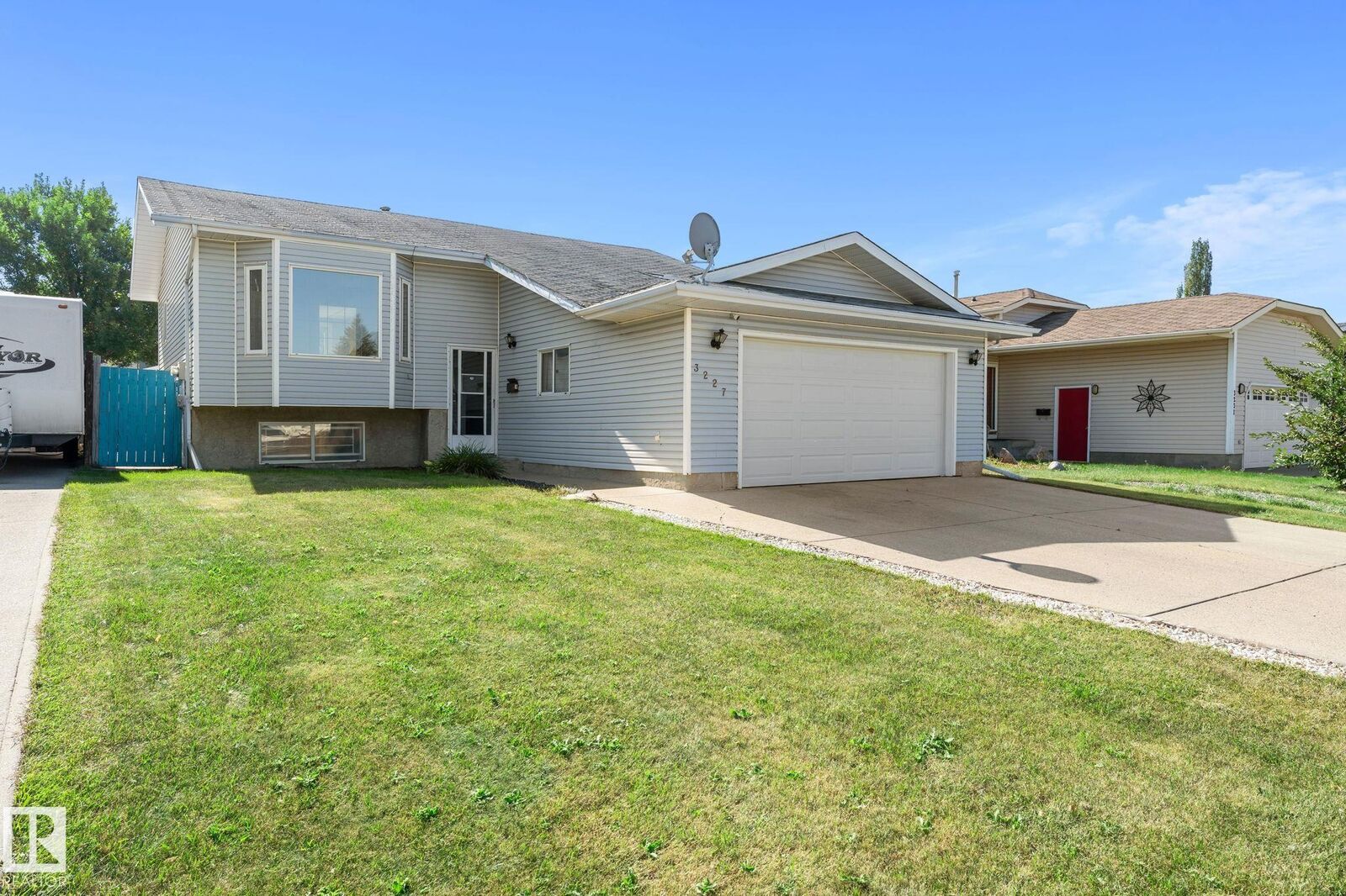 Property Photo:  3227 145 Avenue NW  AB T5Y 2E9 