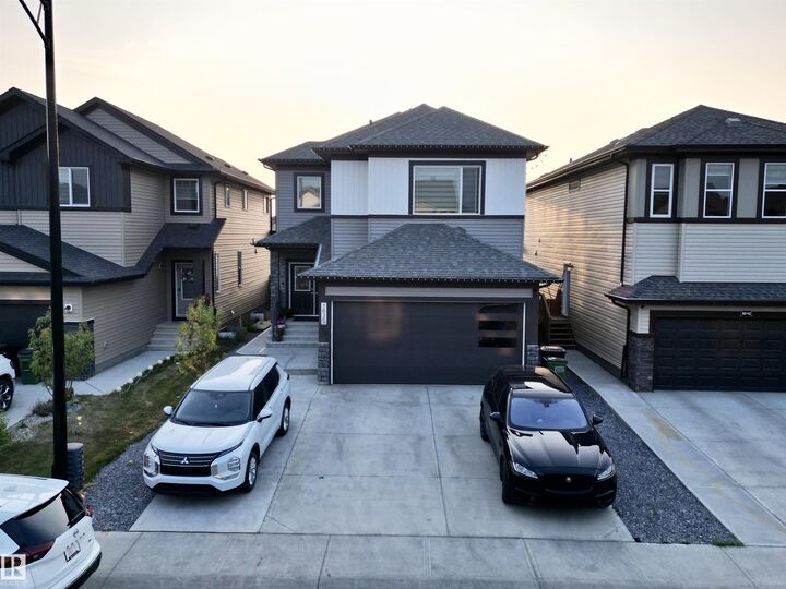 Property Photo:  1636 14 Street NW  AB T6T 2N7 
