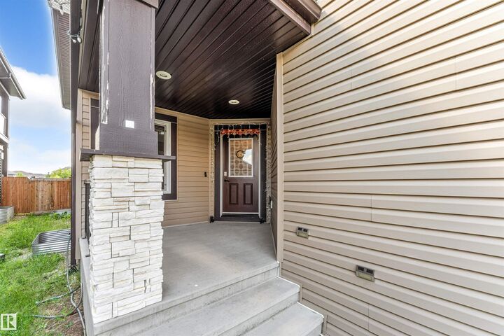 Property Photo:  2224 55 Street SW  AB T6X 2H9 