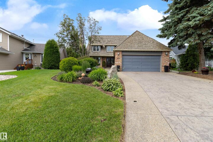 Property Photo:  433 Village Drive  AB T8A 4K1 