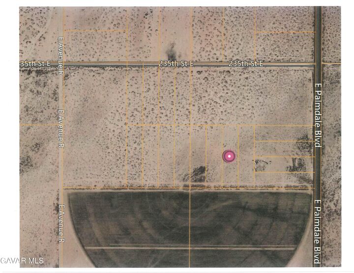 Property Photo: Vic 235 Ste Avenue # Q10 CA 93591