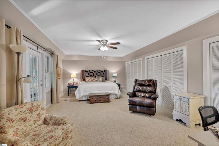 Property Photo:  7 Hearthstone Lane  SC 29356 