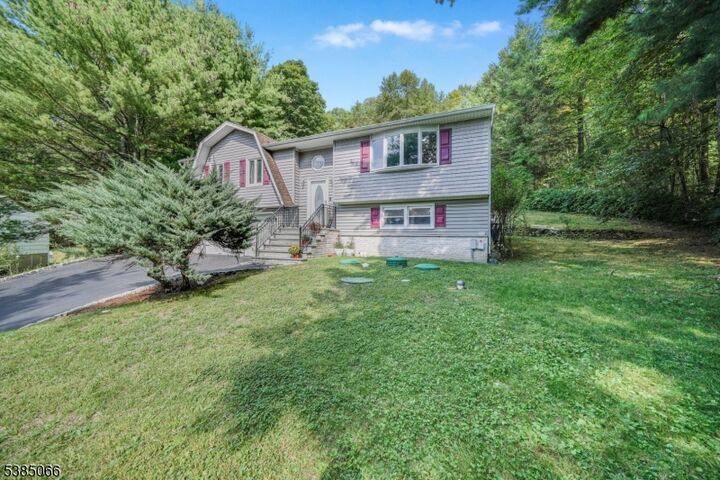 Property Photo:  18 Juniper Ter  NJ 07456