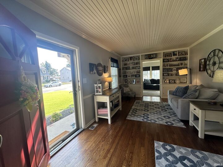 Property Photo: 3100 E Oak Street IN 47714