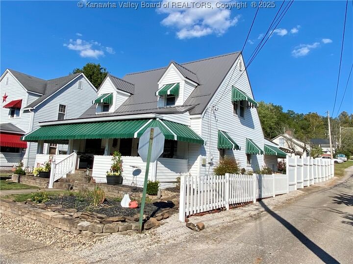 Property Photo: 301 6th Street WV 25271