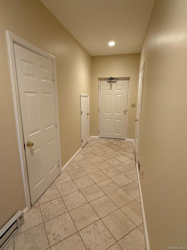 Property Photo:  501 Half Moon Bay Drive  NY 10520 