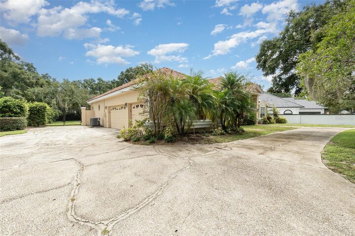 Property Photo:  9217 Ridge Pine Trail  FL 32819 