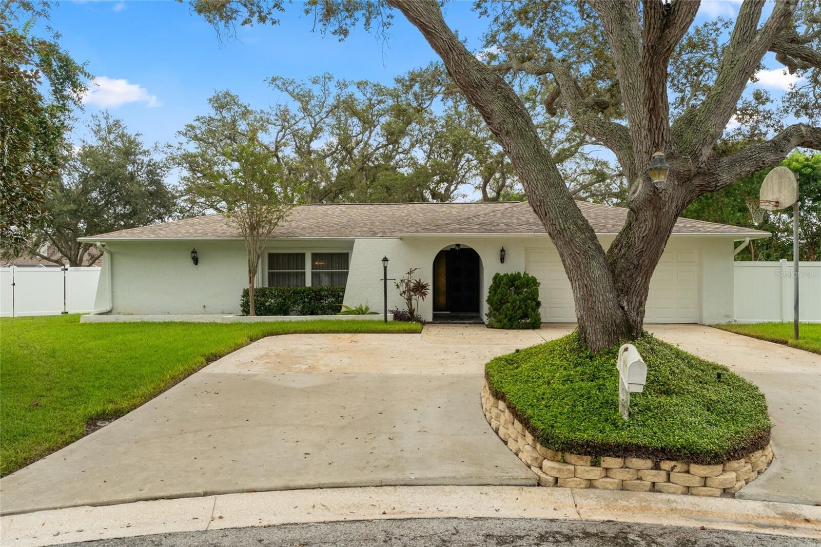 Property Photo: 10389 Bay Hills Drive FL 33774