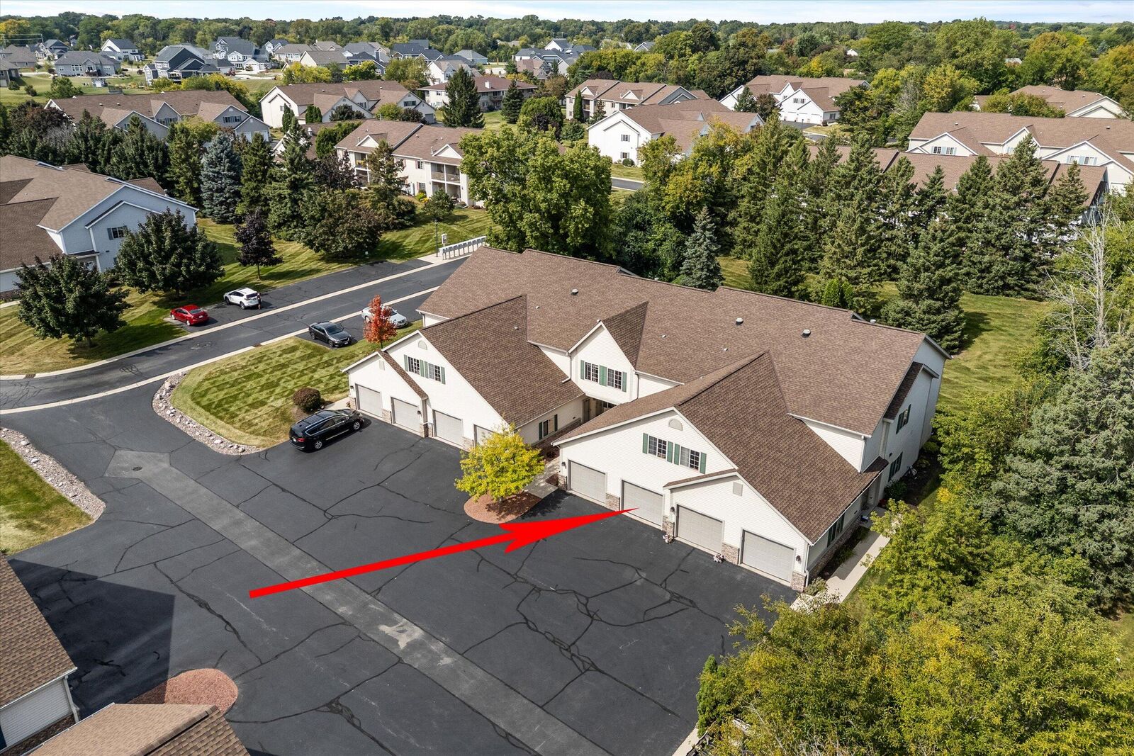 Property Photo: 2112 Pine Ridge Ct F WI 53024