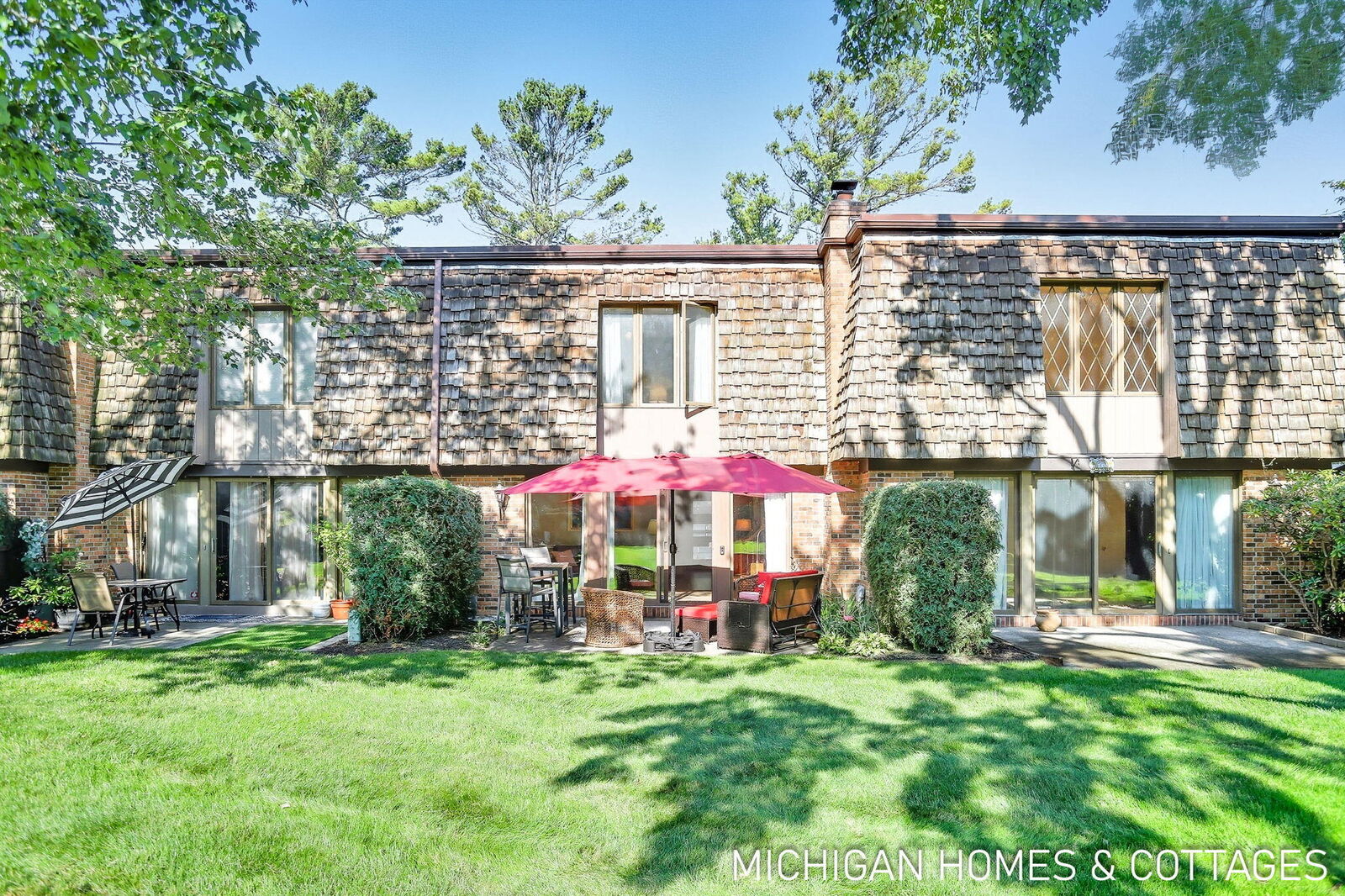 Property Photo: 1992 S Shore Drive MI 49423
