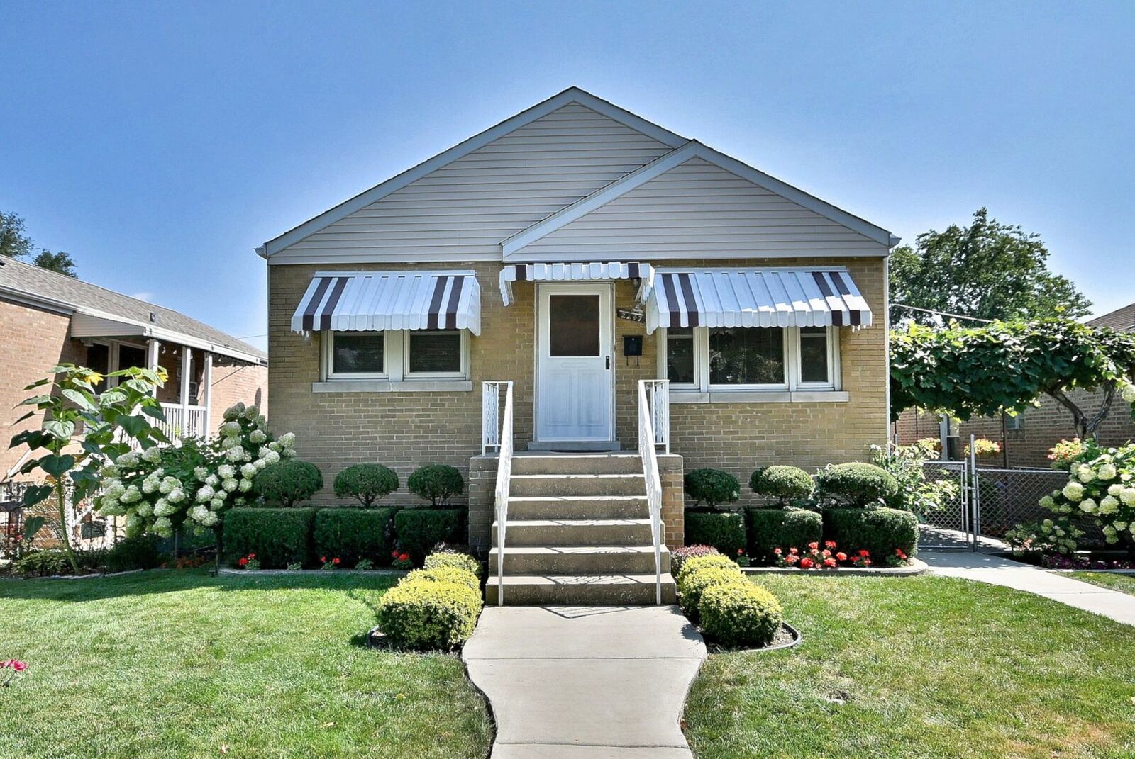 Property Photo: 2247 Elm Street IL 60171