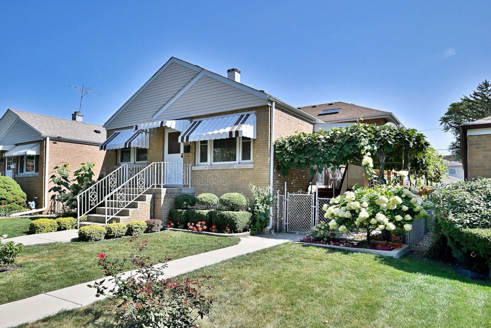 Property Photo: 2247 Elm Street IL 60171