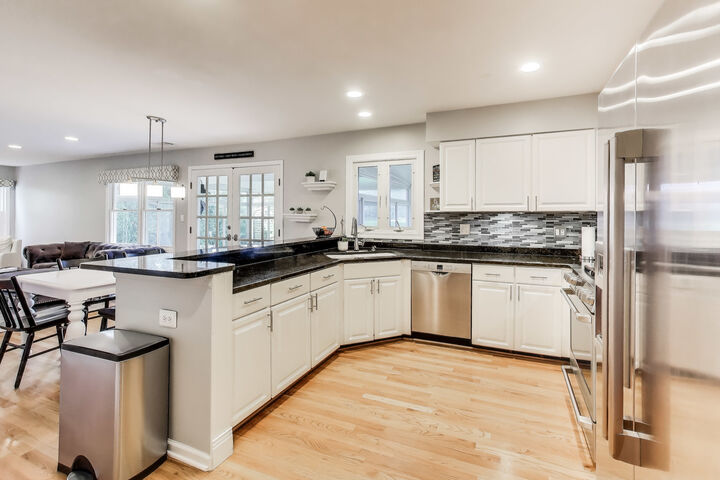 Property Photo: 2608 N Wilshire Lane IL 60004