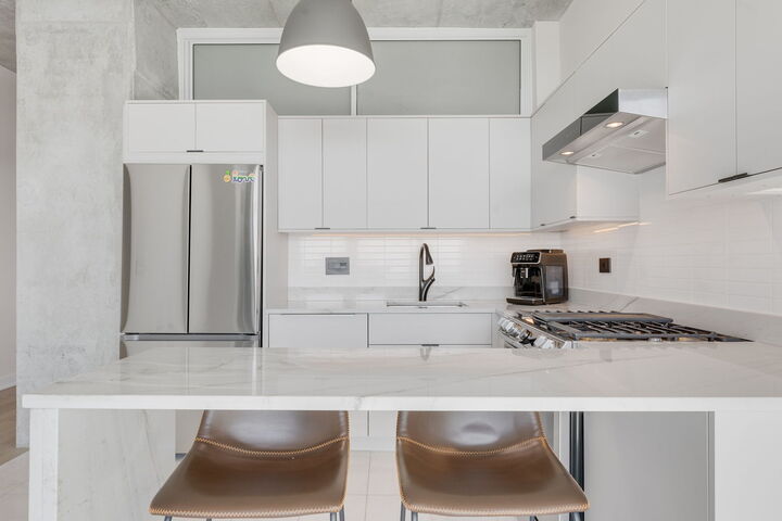 Property Photo:  235 W Van Buren Street 4004  IL 60607 