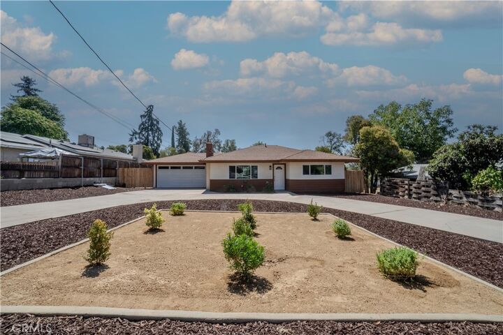 Property Photo:  35645 Avenue E  CA 92399 