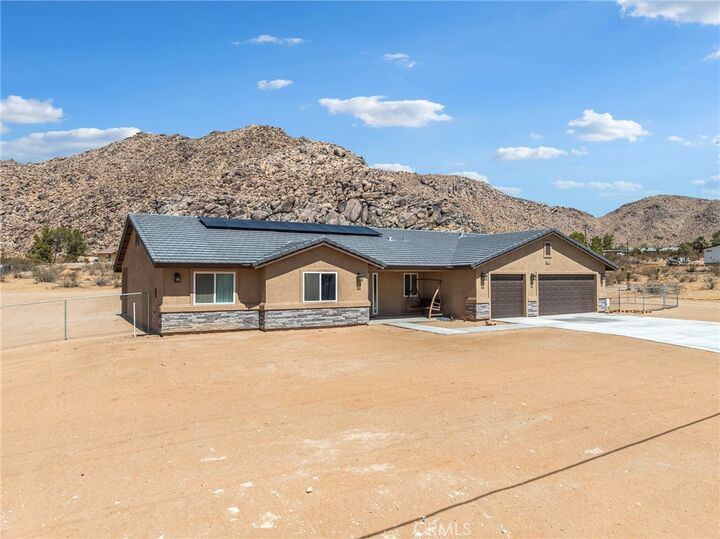 Property Photo: 24162 Shoshone Road CA 92307
