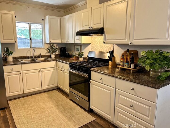 Property Photo:  200 Jones Street  CA 93205 