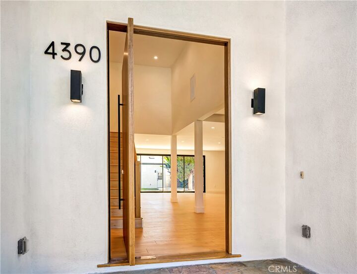 Property Photo: 4390 Irvine Ave CA 91604