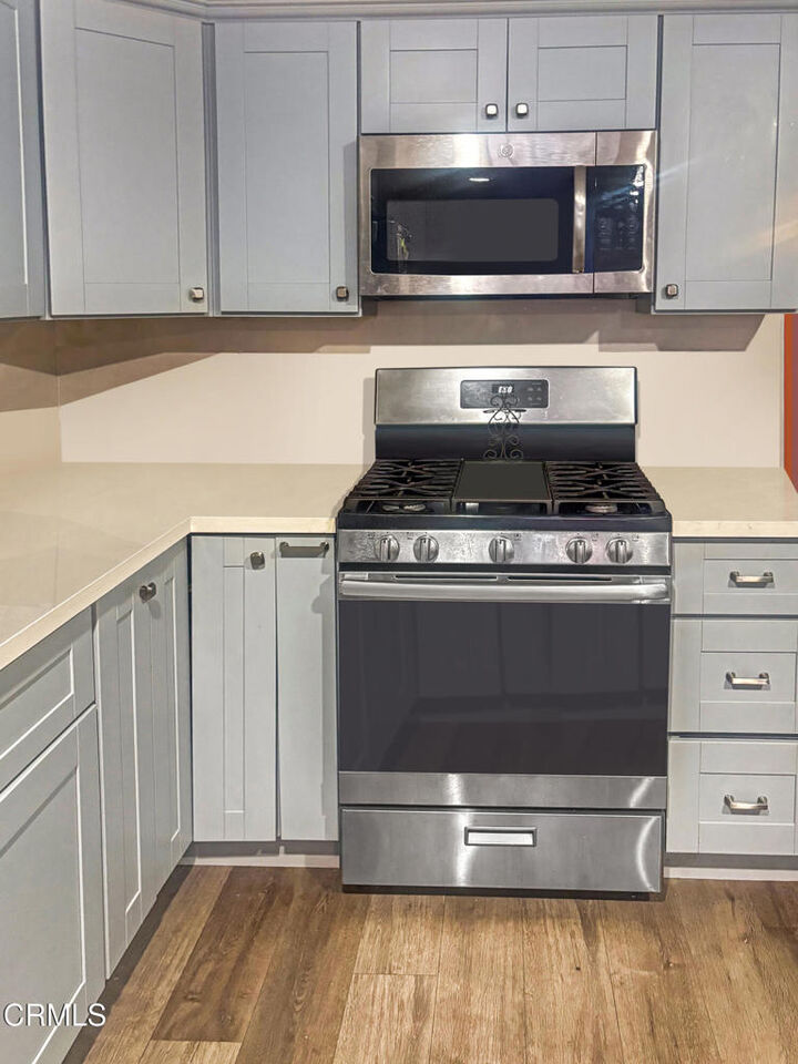 Property Photo:  917 Barton Avenue  CA 93010 