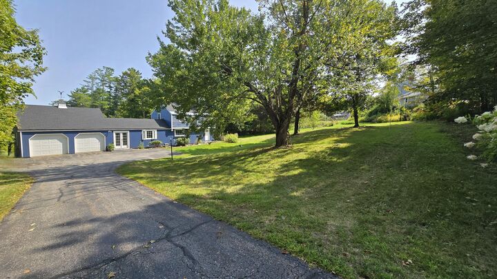 Property Photo:  385 N Auburn Road  ME 04210 