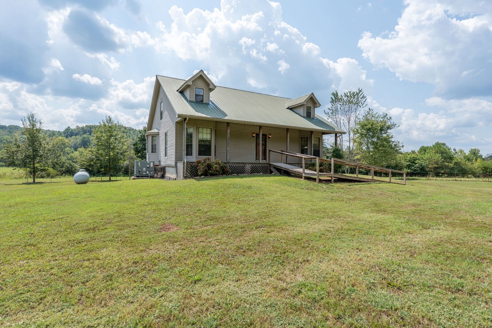 Property Photo: 1919 Bear Creek Rd TN 38450