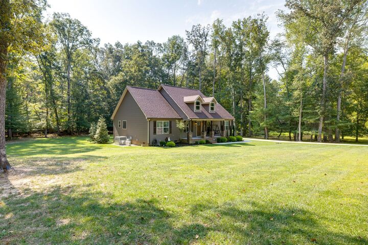 Property Photo:  475 Country Club Dr  TN 37355