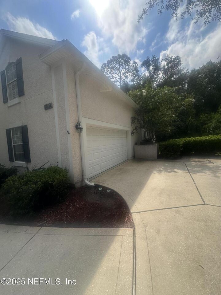 Property Photo: 7804 Rittenhouse Lane FL 32256