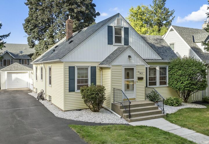 15 Belvidere Street W  Saint Paul MN 55107 photo