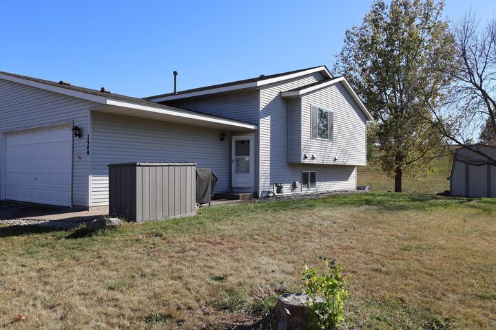 Property Photo:  1549 McIntosh Circle  MN 55379 
