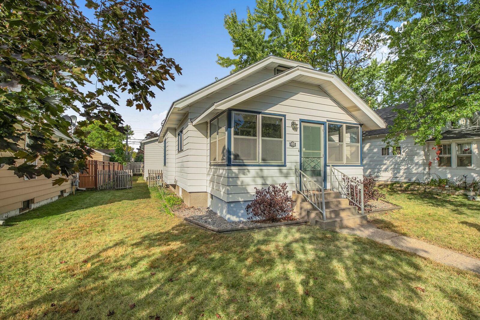 Property Photo:  1033 15th Avenue S  MN 56301 
