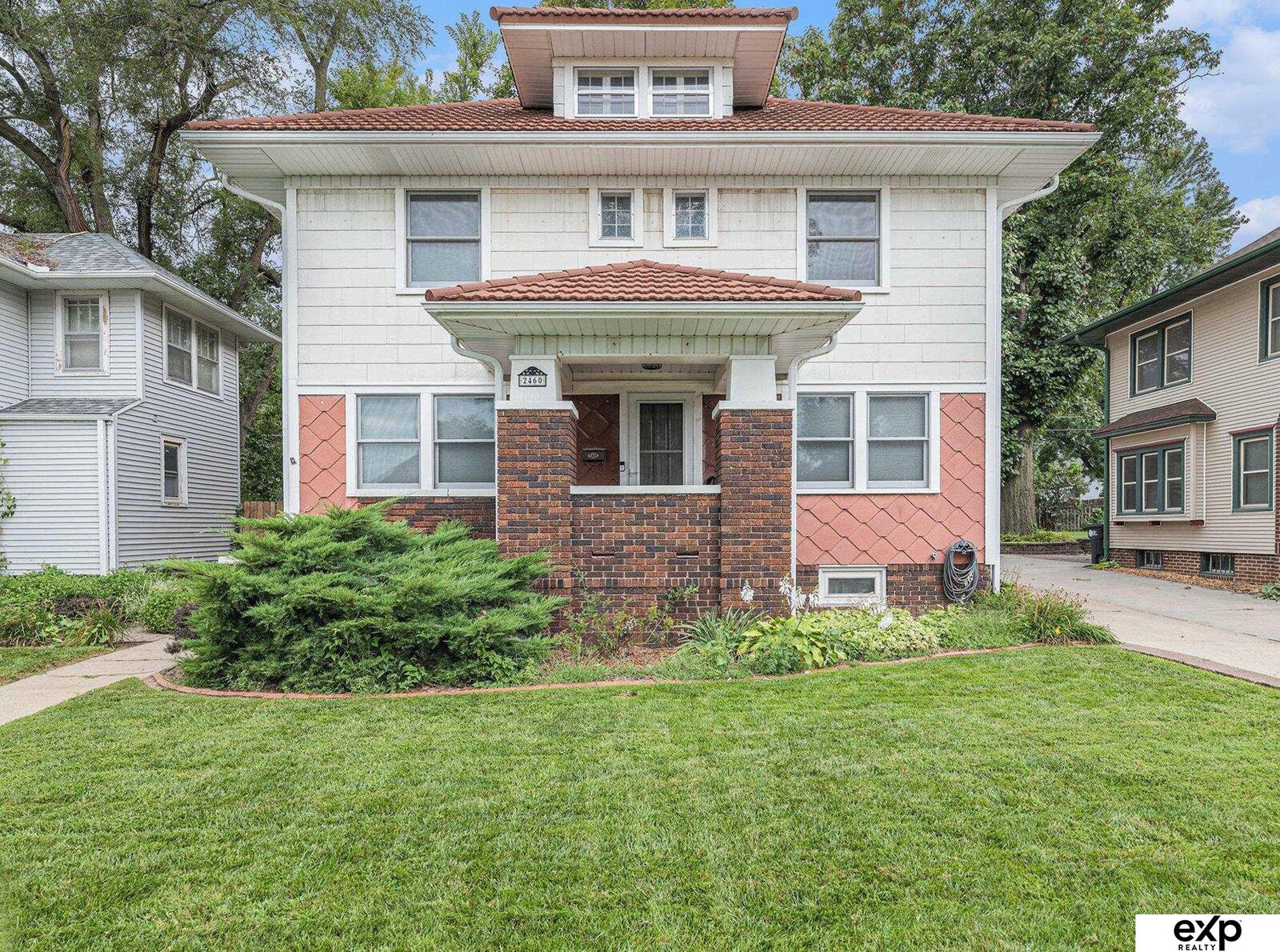 Property Photo:  2460 N 45 Avenue  NE 68104-0000 