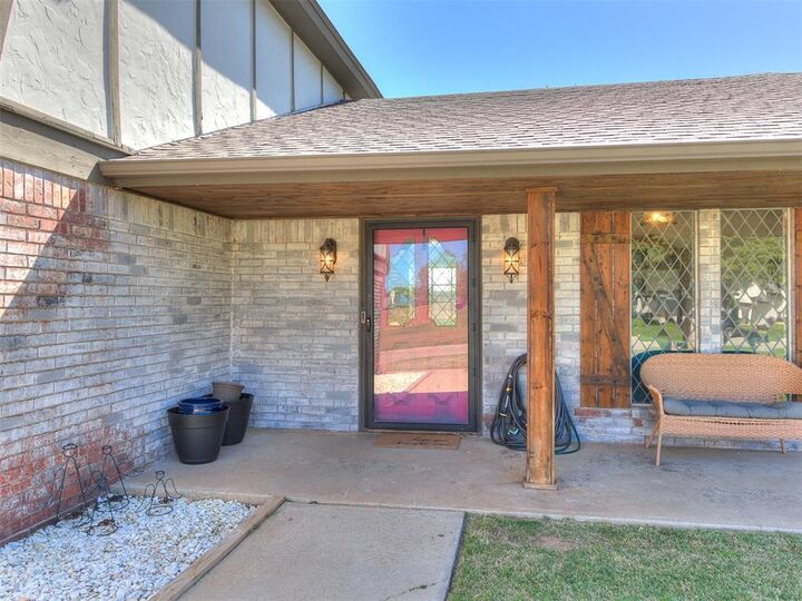 Property Photo:  12024 Surrey Lane  OK 73099 
